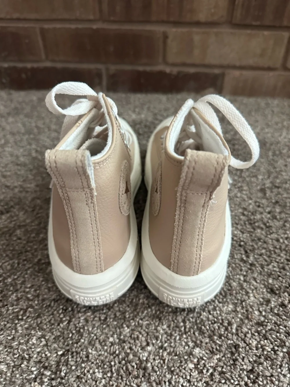 NWOB Converse Move Platform Leather High Top Sneaker Tan Youth 2.5
